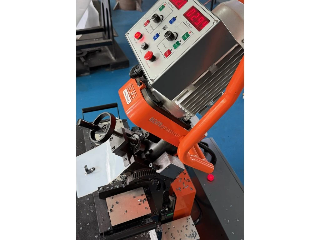 N.KO Fraiseuse automatique de bords soudés UZ47 SKILLMASTER